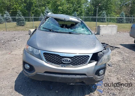 2013 Kia Sorento Lx z USA, uszkodzony, nr VIN 5XYKTCA61DG332579